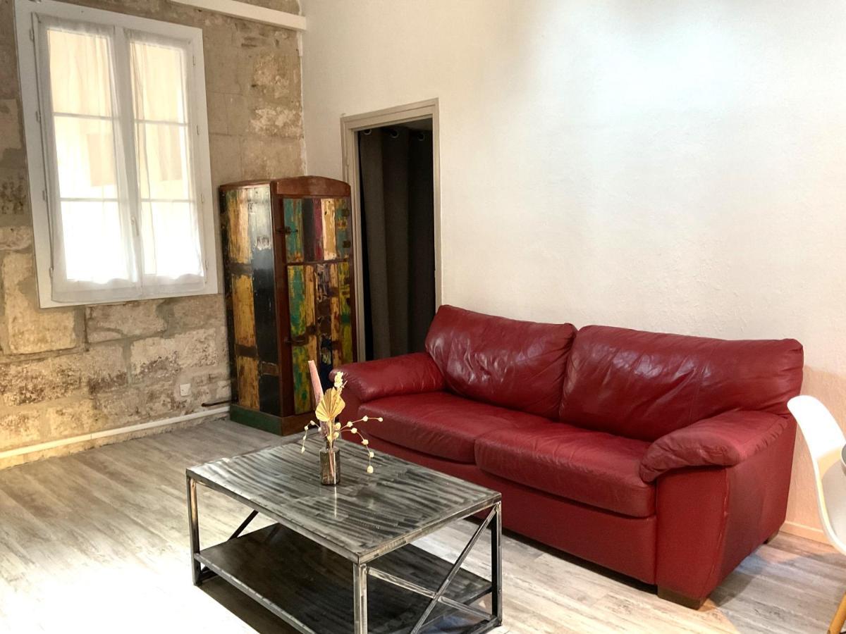 Appartement Place Aux Herbes à Nîmes Extérieur photo