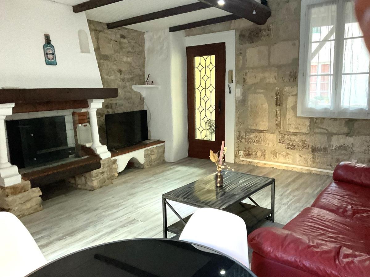 Appartement Place Aux Herbes à Nîmes Extérieur photo