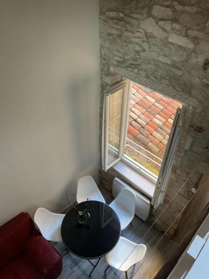 Appartement Place Aux Herbes à Nîmes Extérieur photo