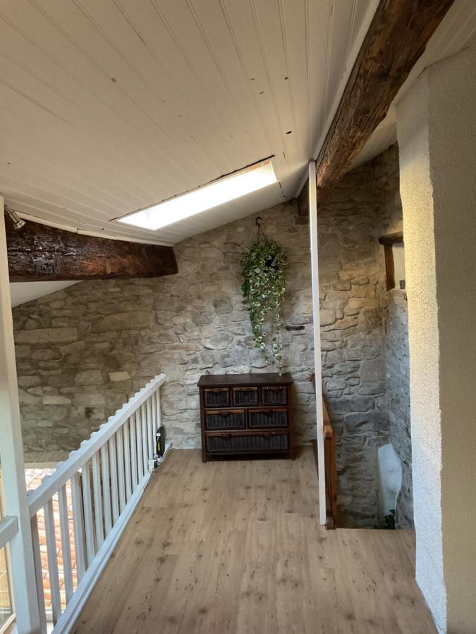 Appartement Place Aux Herbes à Nîmes Extérieur photo