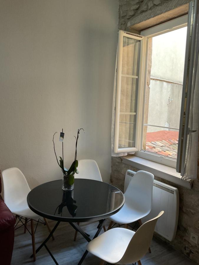 Appartement Place Aux Herbes à Nîmes Extérieur photo