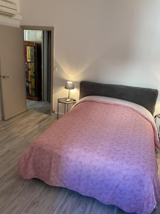 Appartement Place Aux Herbes à Nîmes Extérieur photo