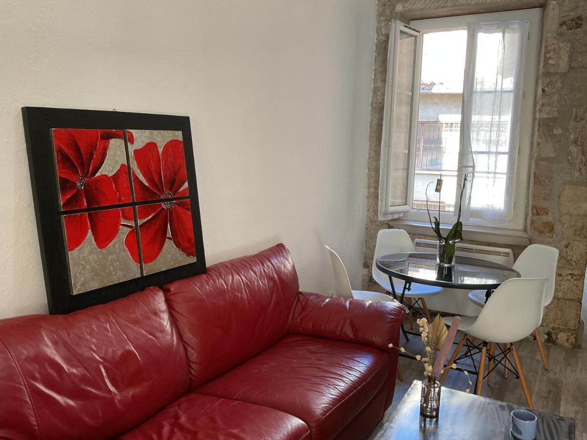 Appartement Place Aux Herbes à Nîmes Extérieur photo
