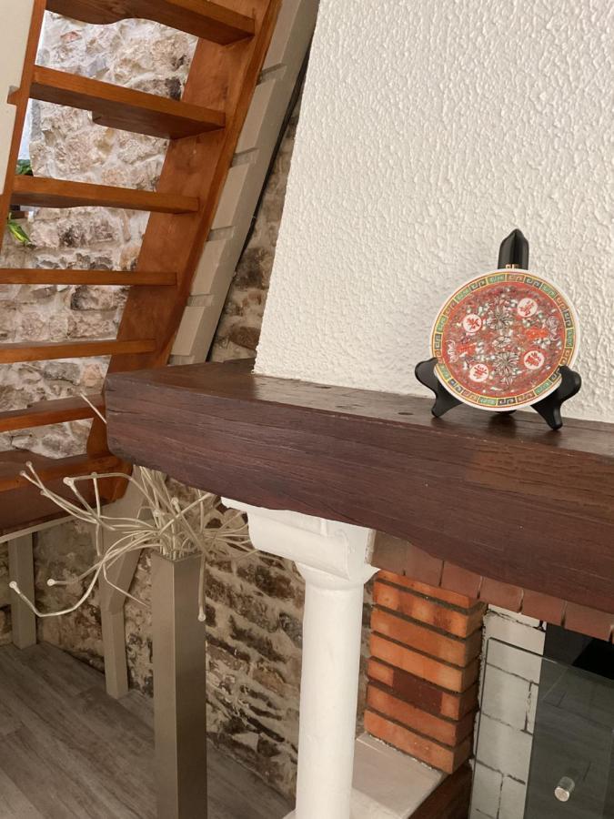 Appartement Place Aux Herbes à Nîmes Extérieur photo