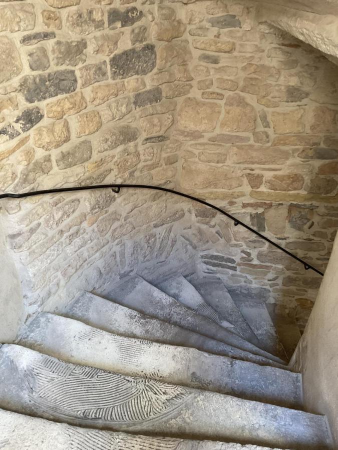Appartement Place Aux Herbes à Nîmes Extérieur photo