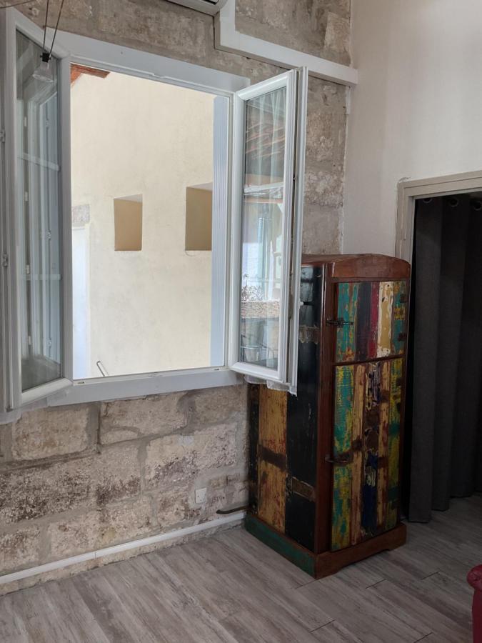 Appartement Place Aux Herbes à Nîmes Extérieur photo