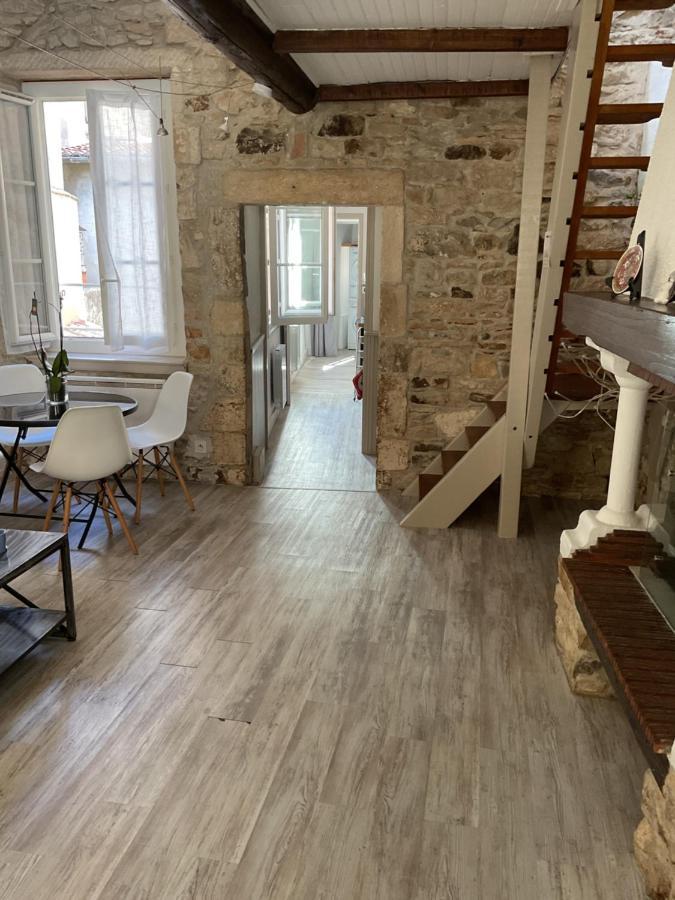 Appartement Place Aux Herbes à Nîmes Extérieur photo