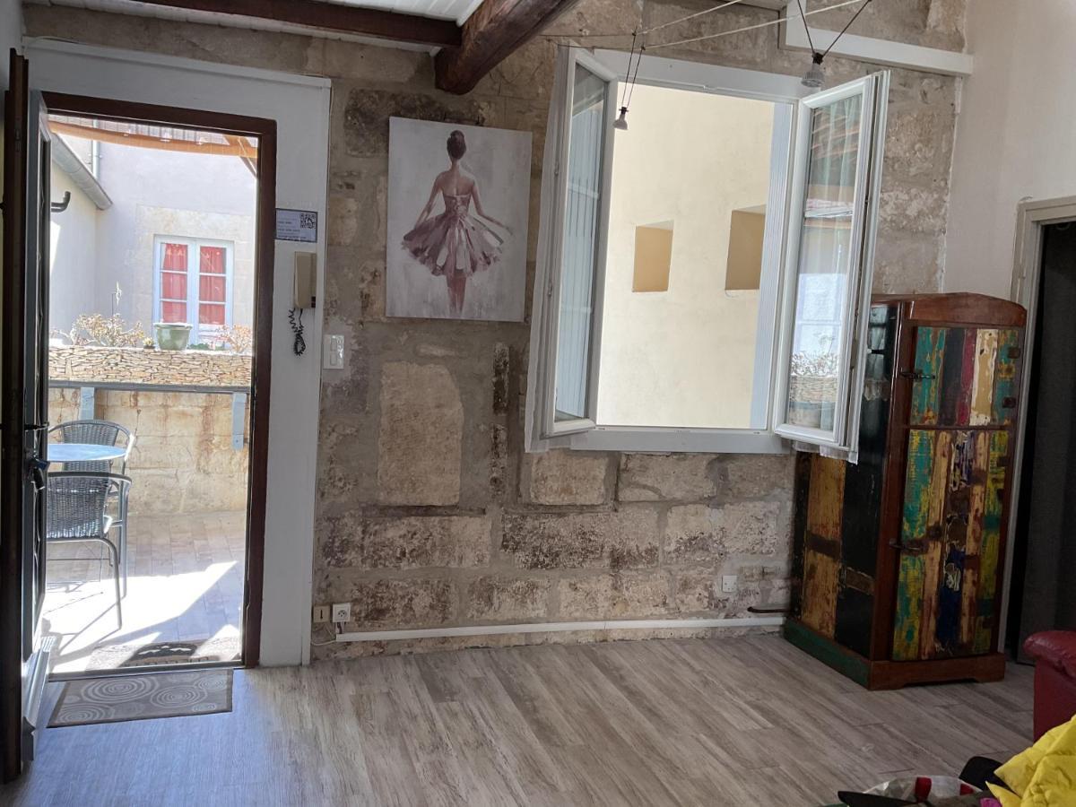 Appartement Place Aux Herbes à Nîmes Extérieur photo