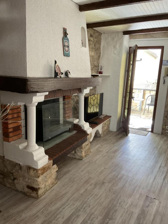 Appartement Place Aux Herbes à Nîmes Extérieur photo
