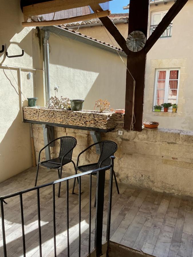 Appartement Place Aux Herbes à Nîmes Extérieur photo