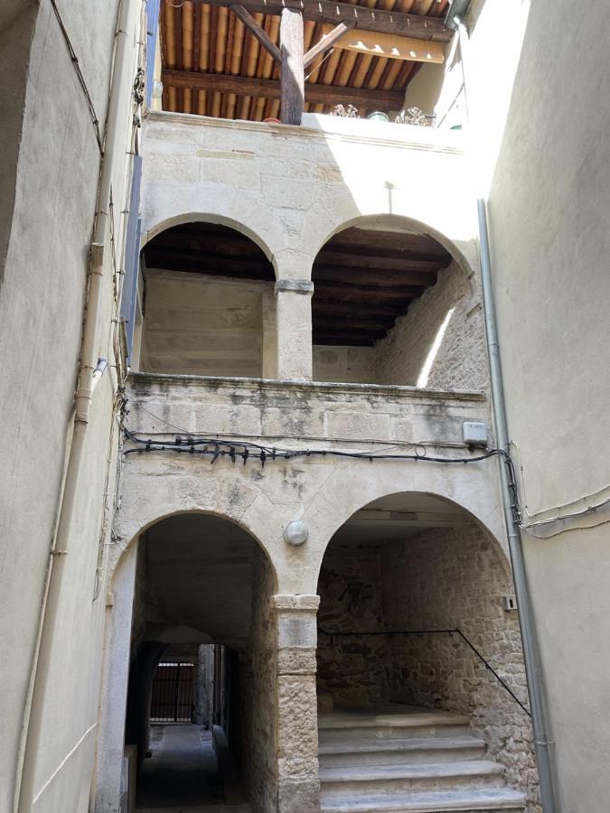 Appartement Place Aux Herbes à Nîmes Extérieur photo