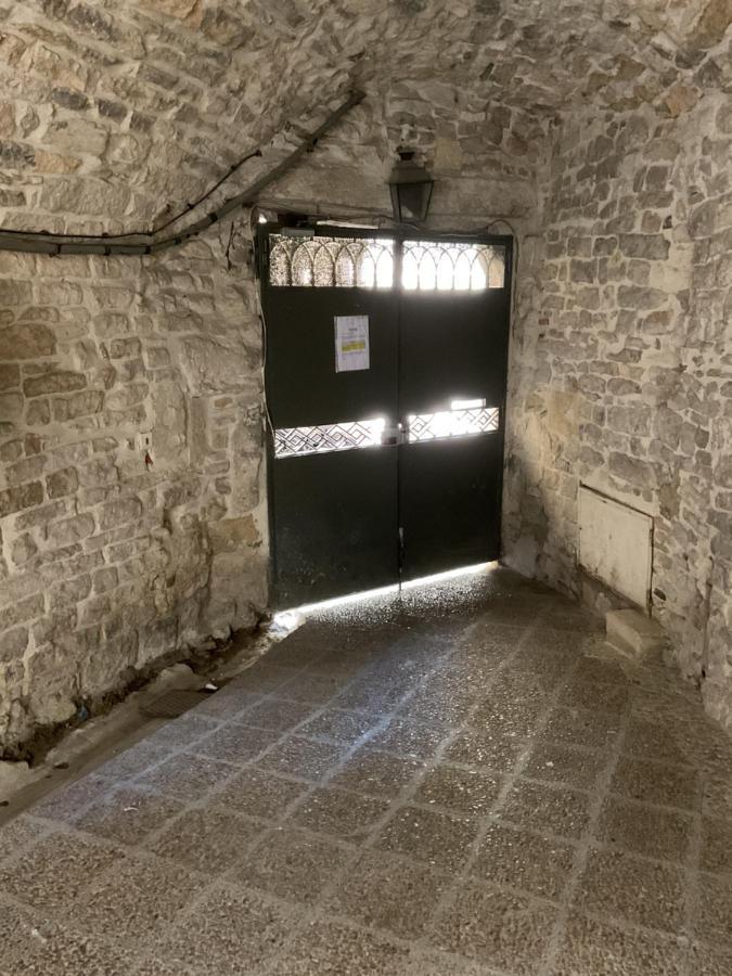 Appartement Place Aux Herbes à Nîmes Extérieur photo