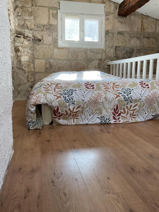 Appartement Place Aux Herbes à Nîmes Extérieur photo